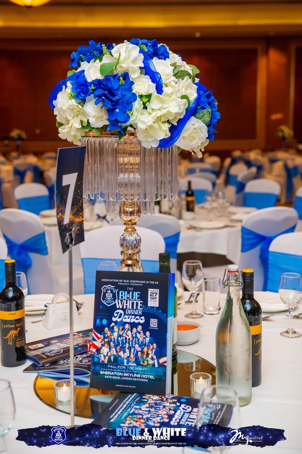 Blue and white table decorations